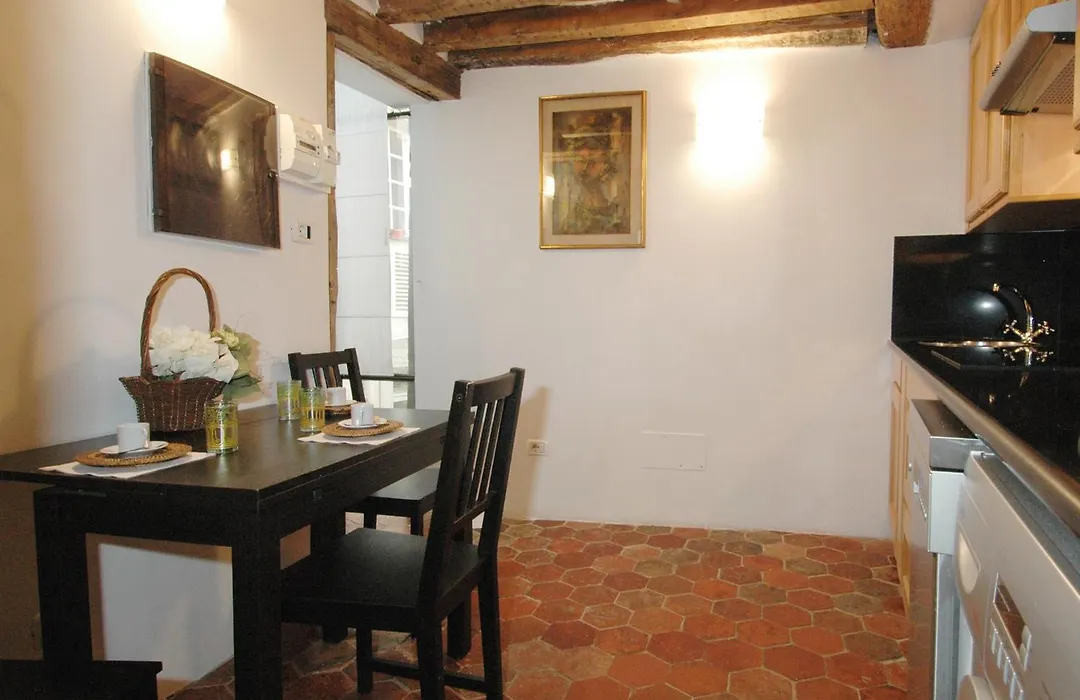 Gregoire Apartment-1
